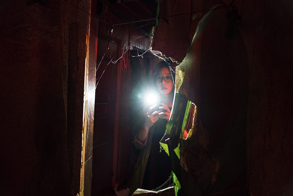 Warning do not play CinéVerse