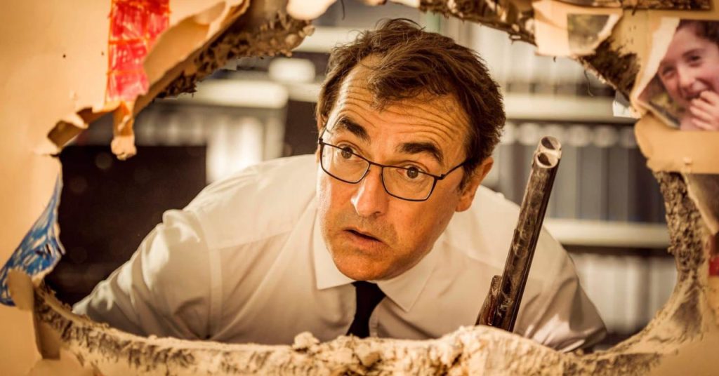 Dupontel dans Adieu les cons