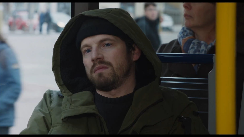 Pierre Deladonchamps, dans un bus. Vaurien