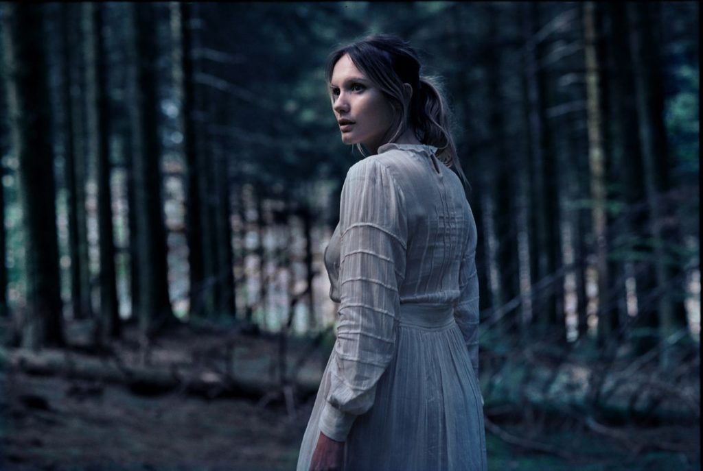 Ana Girardot dans la forêt Ogre