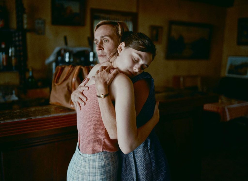 Sandrine Bonnaire et Anamaria Vartolomei dans L'Evénement L'Evénement