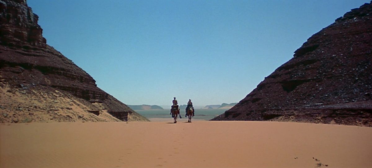 Un des plans mythiques du film LAwrence d'Arabie, dans les 10 meilleurs road movies.